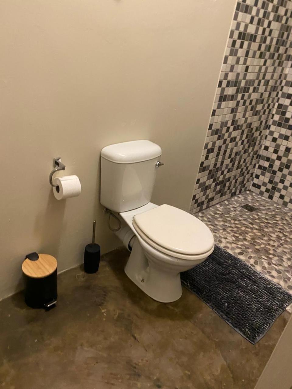 קלרנס Lola'S Self Catering Accommodation מראה חיצוני תמונה