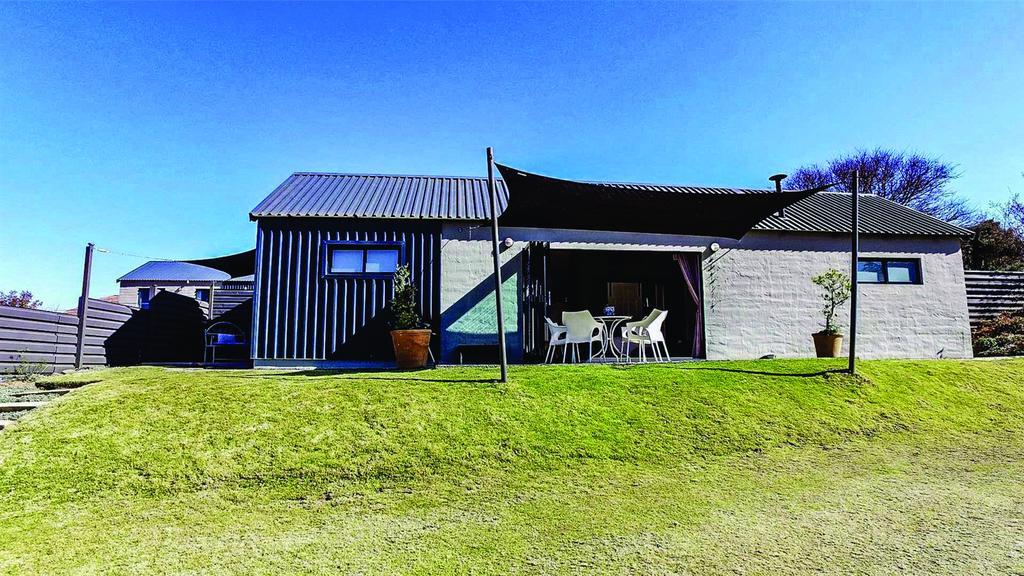 קלרנס Lola'S Self Catering Accommodation מראה חיצוני תמונה