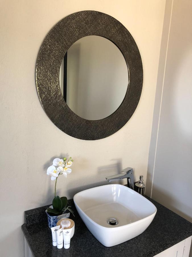 קלרנס Lola'S Self Catering Accommodation מראה חיצוני תמונה