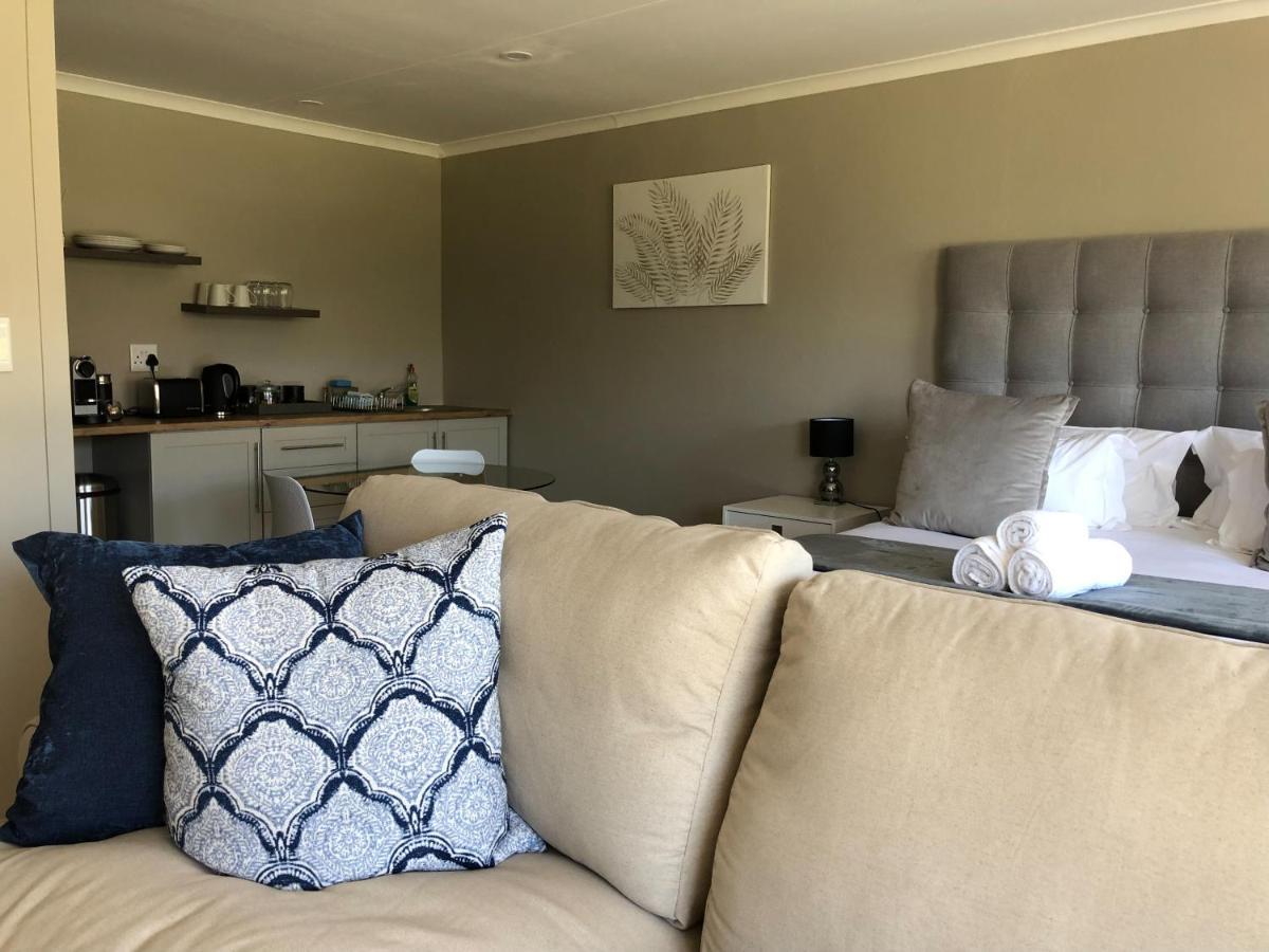 קלרנס Lola'S Self Catering Accommodation מראה חיצוני תמונה