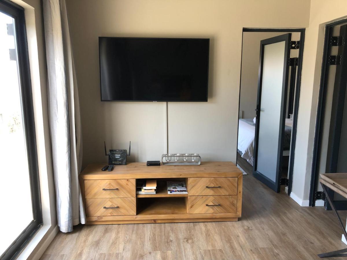 קלרנס Lola'S Self Catering Accommodation מראה חיצוני תמונה