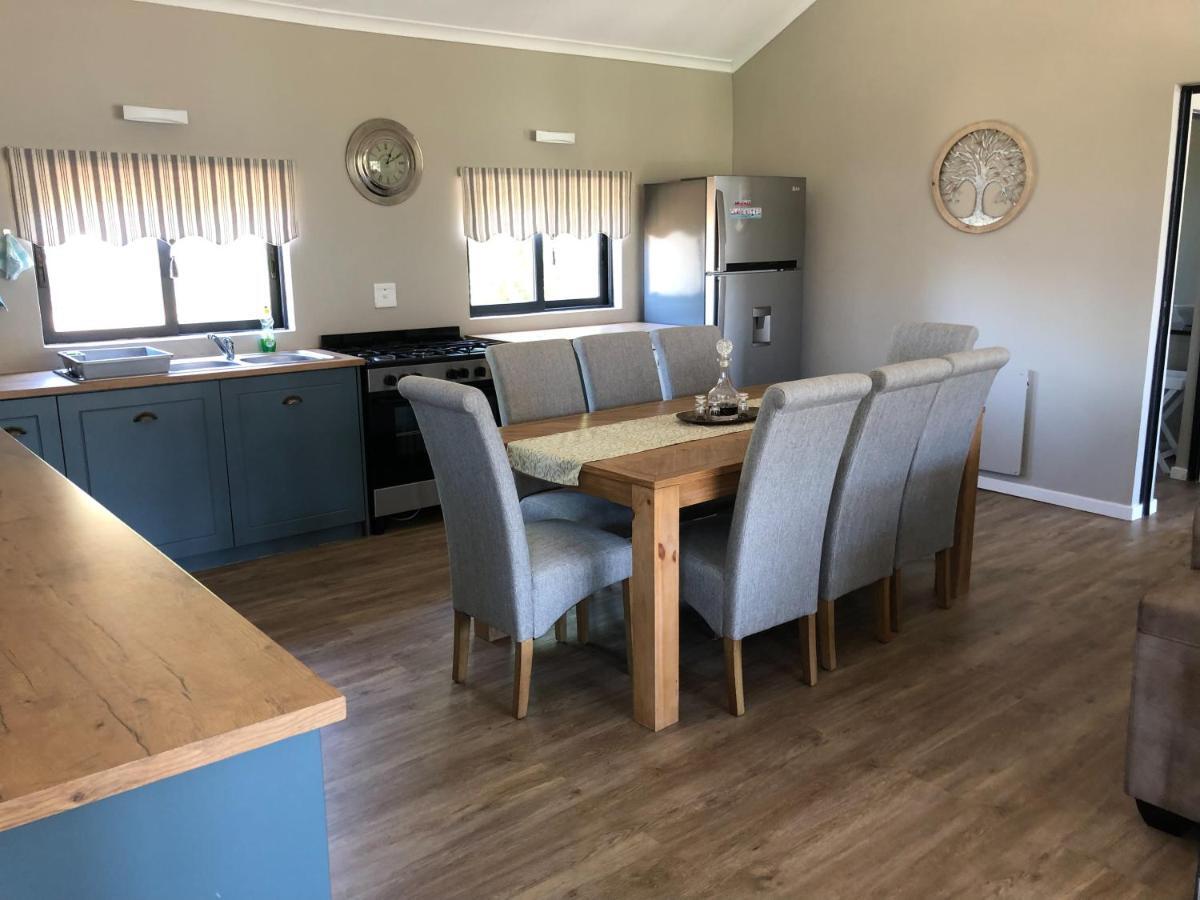 קלרנס Lola'S Self Catering Accommodation מראה חיצוני תמונה
