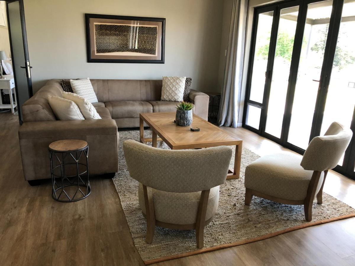 קלרנס Lola'S Self Catering Accommodation מראה חיצוני תמונה