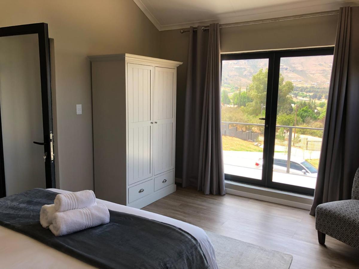 קלרנס Lola'S Self Catering Accommodation מראה חיצוני תמונה
