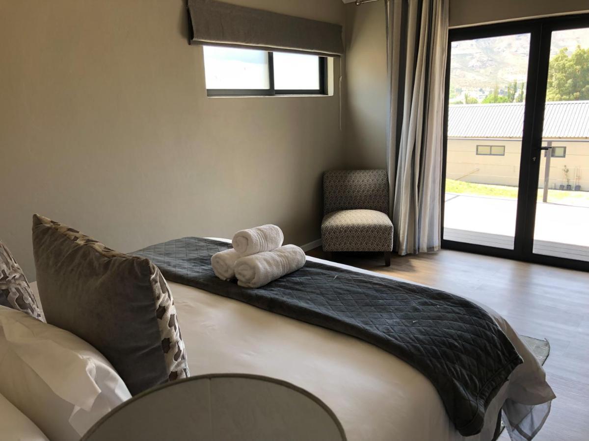 קלרנס Lola'S Self Catering Accommodation מראה חיצוני תמונה