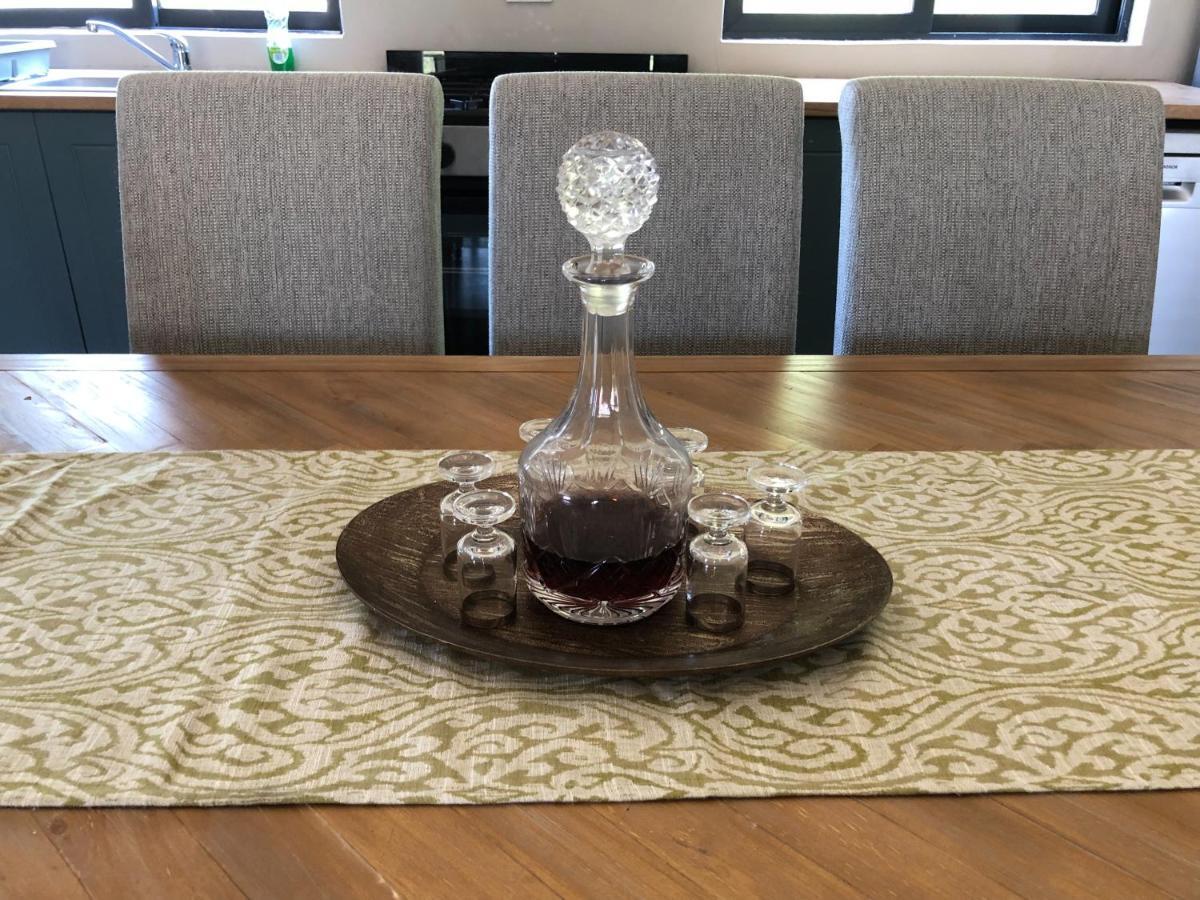 קלרנס Lola'S Self Catering Accommodation מראה חיצוני תמונה
